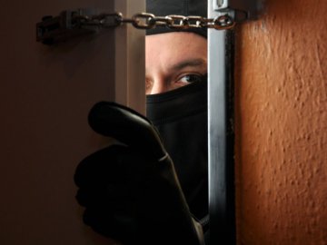 Золоті прикраси, одяг, телевізор: на Волині за добу – 20 крадіжок