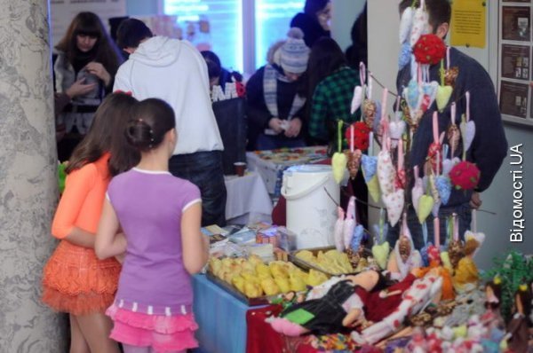 У Луцьку ‒ виставка-ярмарок подарунків. ФОТО