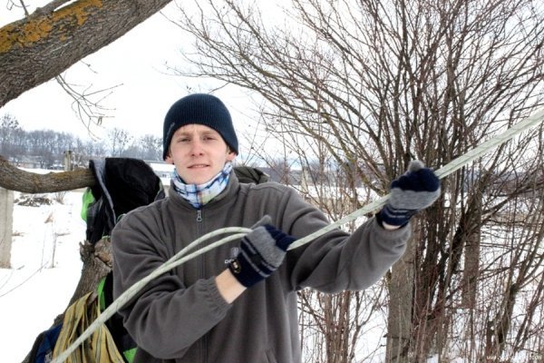 У Луцьку голий чоловік стрибнув з 50-метрової висоти. ФОТО