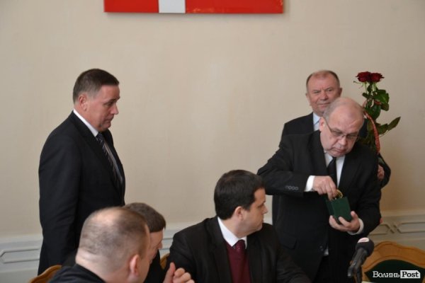 Гунчик дав Горбенку нагороду і представив нового «головного правника» області. ФОТО