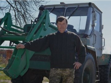 Волинянин змайстрував трактор із двигуном від Mercedes