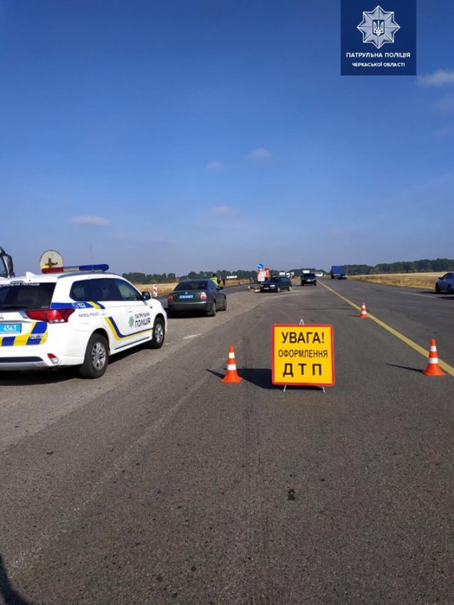 В Умані вантажівка протаранила автобус, дев’ять постраждалих. ФОТО