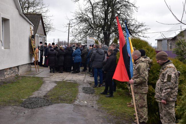 Волинь попрощалася із загиблим воїном. ФОТО