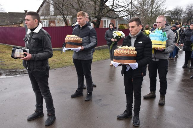 Волинь попрощалася із загиблим воїном. ФОТО