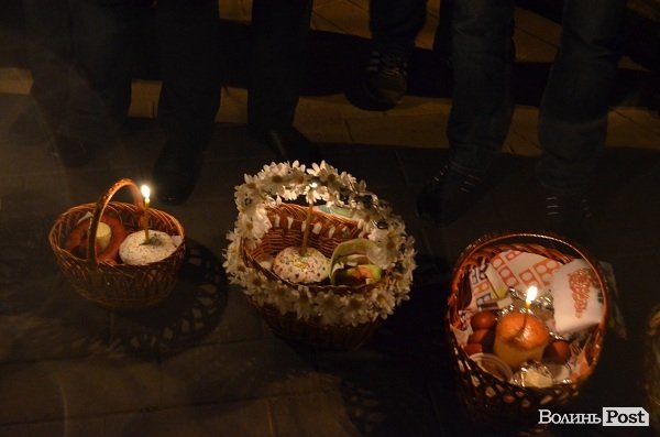 Великодня ніч у центрі Луцька. ФОТО