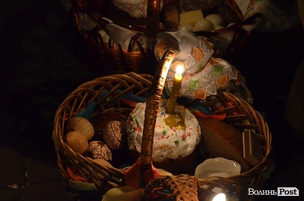 Великодня ніч у центрі Луцька. ФОТО