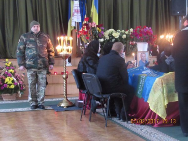 Волинь на колінах зустріла загиблого бійця Маріса Камінського