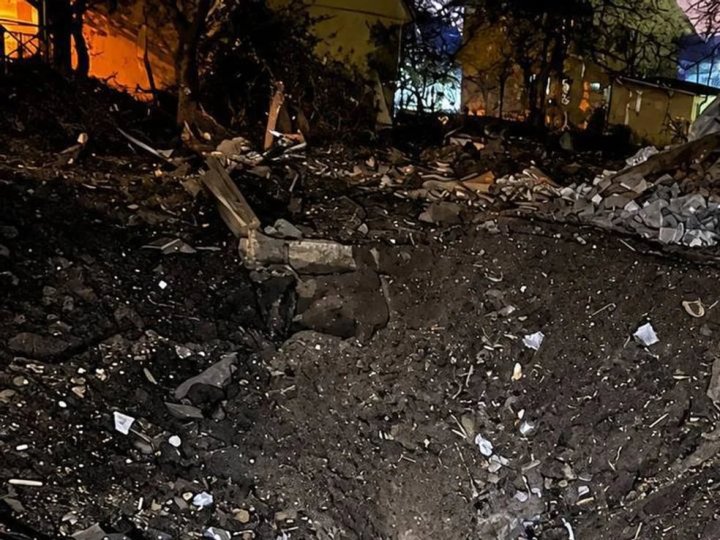 Росіяни обстріляли Київ  дронами й ракетами