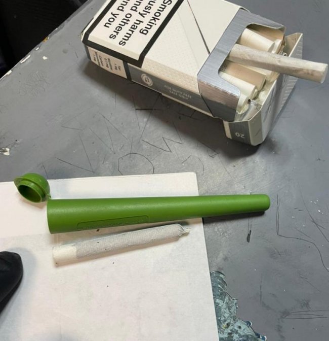 На волинському кордоні собаки знайшли наркотики у двох чоловіків. ФОТО