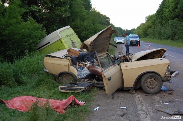 ДТП на Володимирській трасі: один загиблий та двоє у лікарні. ФОТО