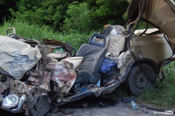 ДТП на Володимирській трасі: один загиблий та двоє у лікарні. ФОТО