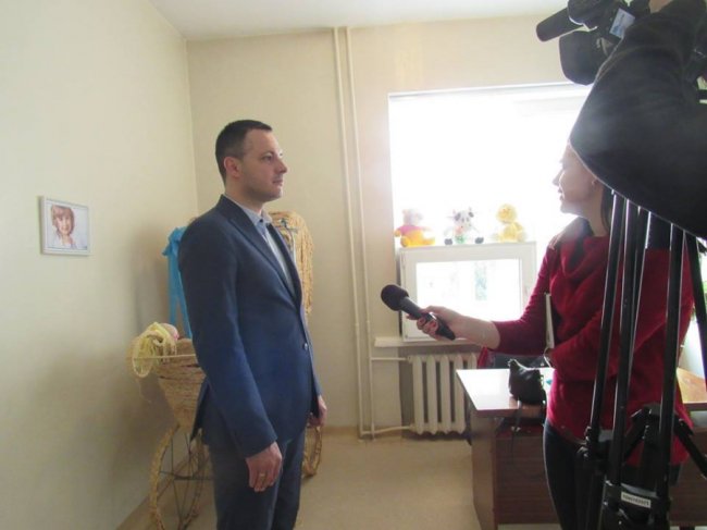 У луцькому пологовому вручили ювілейне свідоцтво про народження