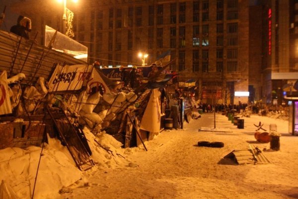 Київ у вогні: штурм на Грушевського триває