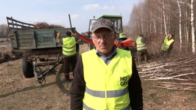 У селищі на Волині чистять канали, щоб уникнути підтоплення. ВІДЕО