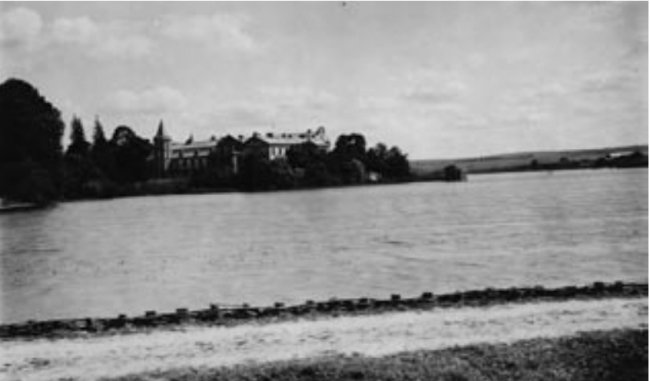Вид на палац в Смордві з боку ставу, 1920-ті роки