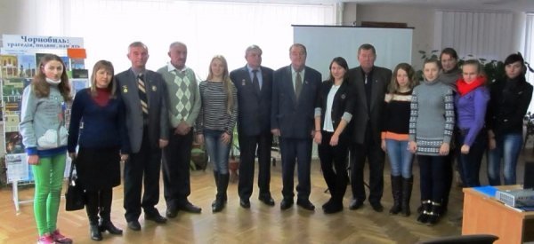 У Луцькій бібліотеці говорили про Чорнобиль. ФОТО