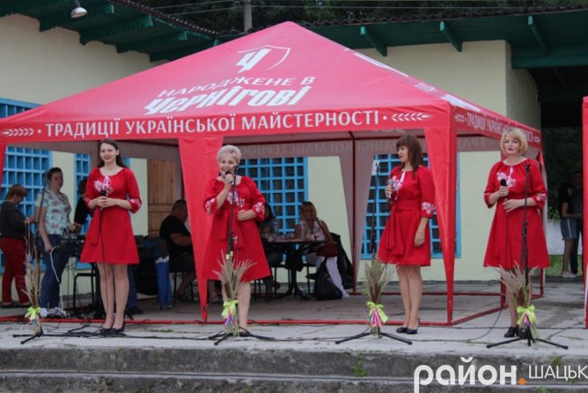 Сотні людей і величезне вогнище: як на Купала відтворювали язичницькі традиції у Шацьку. ФОТО. ВІДЕО