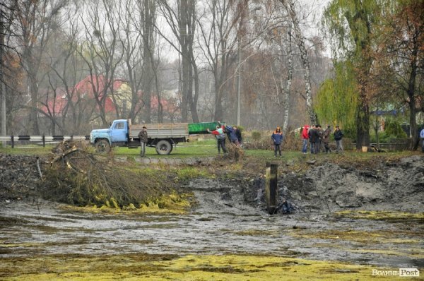 Як чистять ставки в Теремно. ФОТО