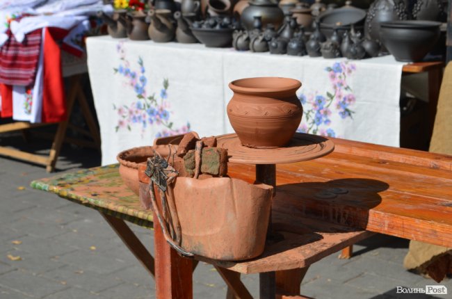 Ярмарок на «Лесі»: що особливого лучанам пропонують купити у національне свято. ФОТО