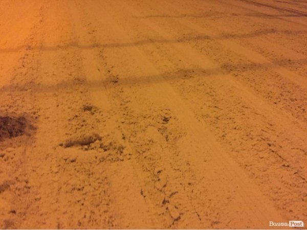 Міст через Стир на Ковельській. Дорога вкрай небезпечна через нерозчищенність