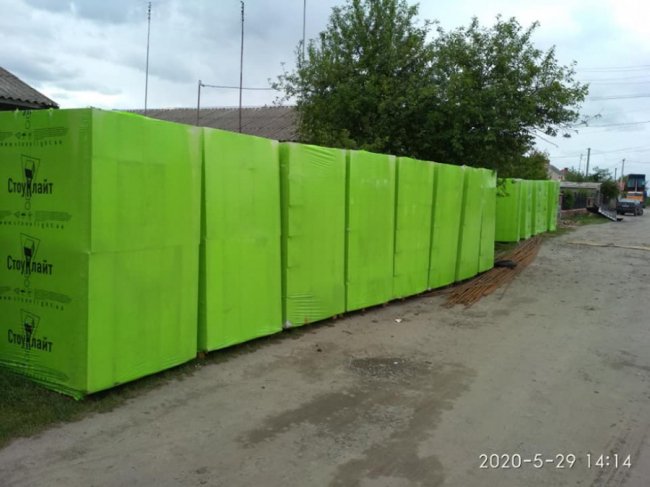 Масштабна пожежа у Рожищі: гуртожиток, що згорів ущент, почали відбудовувати. ФОТО