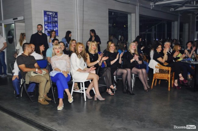 Свято краси і моди: як мийку в Луцьку перетворили на модний подіум