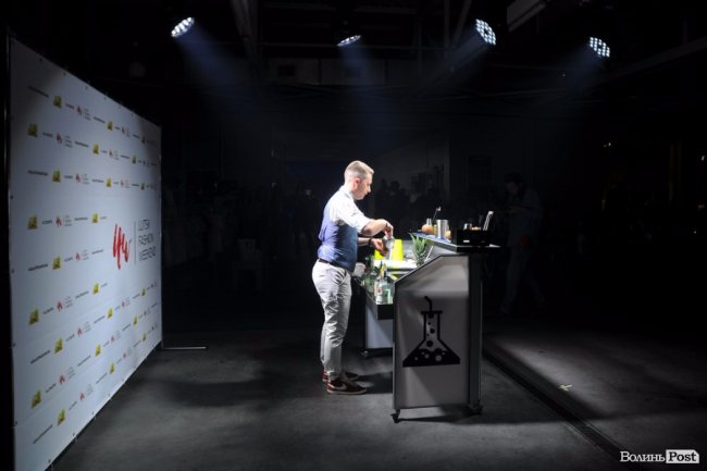 Свято краси і моди: як мийку в Луцьку перетворили на модний подіум