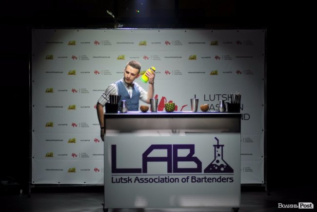 Свято краси і моди: як мийку в Луцьку перетворили на модний подіум