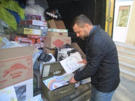 Бабуся та діти передали бійцям зворушливі подарунки. ФОТО