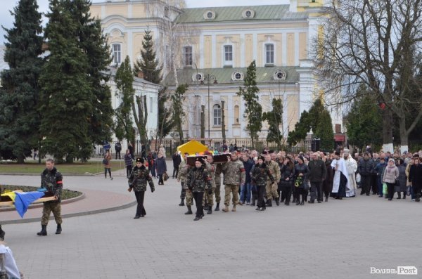 У Луцьку прощалися із загиблим «кіборгом». ФОТО