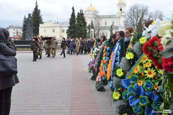 У Луцьку прощалися із загиблим «кіборгом». ФОТО
