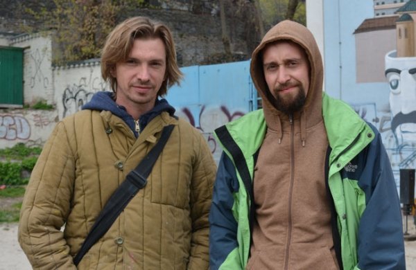 У Києві малюють 15-метрове патріотичне графіті. ФОТО