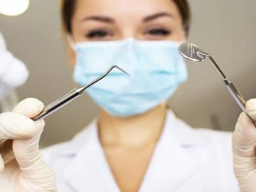 Мешканці волинської громади нарікають на відсутність стоматолога у медзакладі