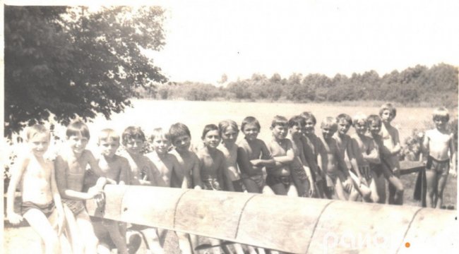 Хто не вмів – той не переходив у наступний клас: ретрофото з волинської школи плавання