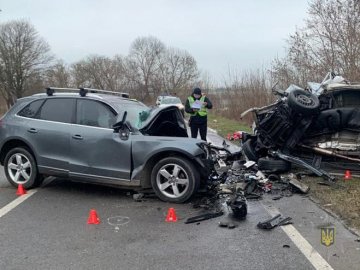 На автодорозі «Львів-Луцьк» внаслідок аварії загинули 3 людей. ФОТО