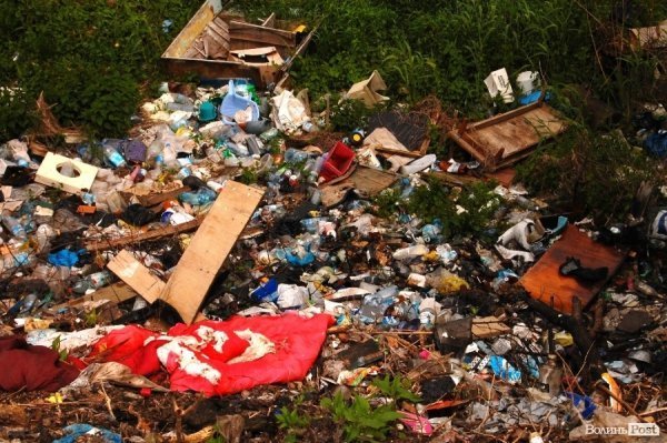 У Луцьку величезне сміттєзвалище «не помічають» більше 10 років