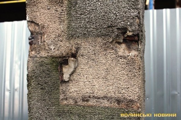 Чому у центрі міста зносять стелу Героям Радянського Союзу. ФОТО