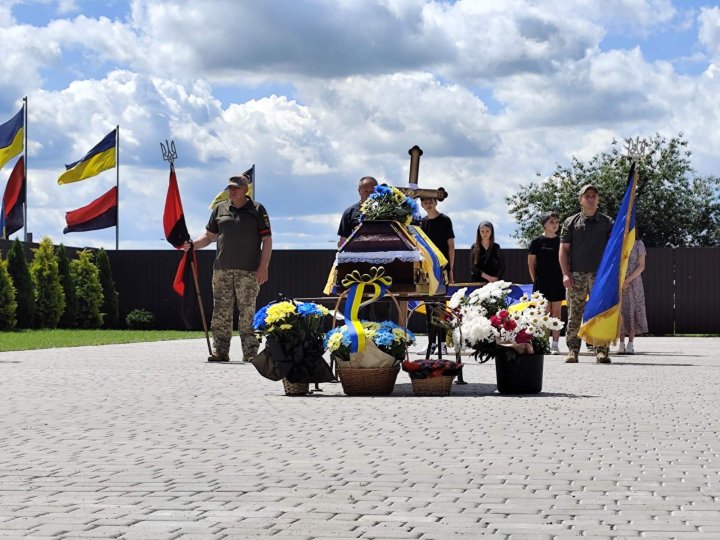 На Волині попрощалися з Героєм, який понад рік вважався зниклим безвісти