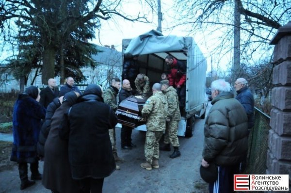 Волиняни зустріли тіло загиблого в АТО героя  Ігоря Скіри. ФОТО