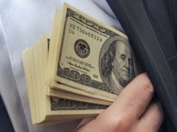На Волині судитимуть посадовця Держгеокадастру та сільського голову за 3700 доларів хабара