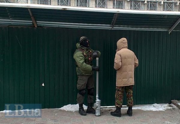 Самооборона Майдану змайструвала «картопляну гармату». ФОТО. ВІДЕО