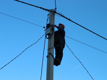 У громаді біля Луцька активно встановлюють зовнішнє освітлення