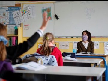 Навчання під час пандемії коронавірусу: хто у школах може не носити маску