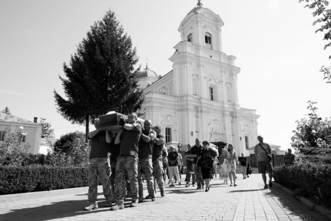 Луцьк попрощався із загиблим Героєм Богданом Федосенком