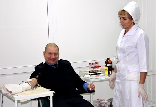 ДАІшники здали кров для жертв аварій на дорогах