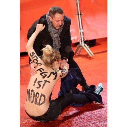 FEMEN роздягнулися на всесвітньо відомому кінофестивалі. ФОТО