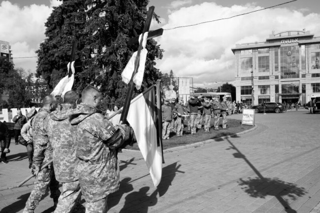Лучани попрощалися ще з двома Героями