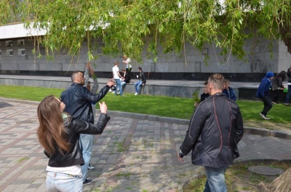 У Луцьку прихожани хотіли зекономити на вербі. ФОТО