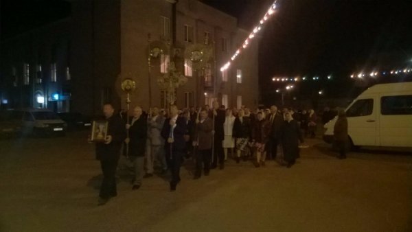 Громада Каменя-Каширського освятила паску на місці,  де раніше стояла церква. ФОТО