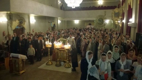 Громада Каменя-Каширського освятила паску на місці,  де раніше стояла церква. ФОТО